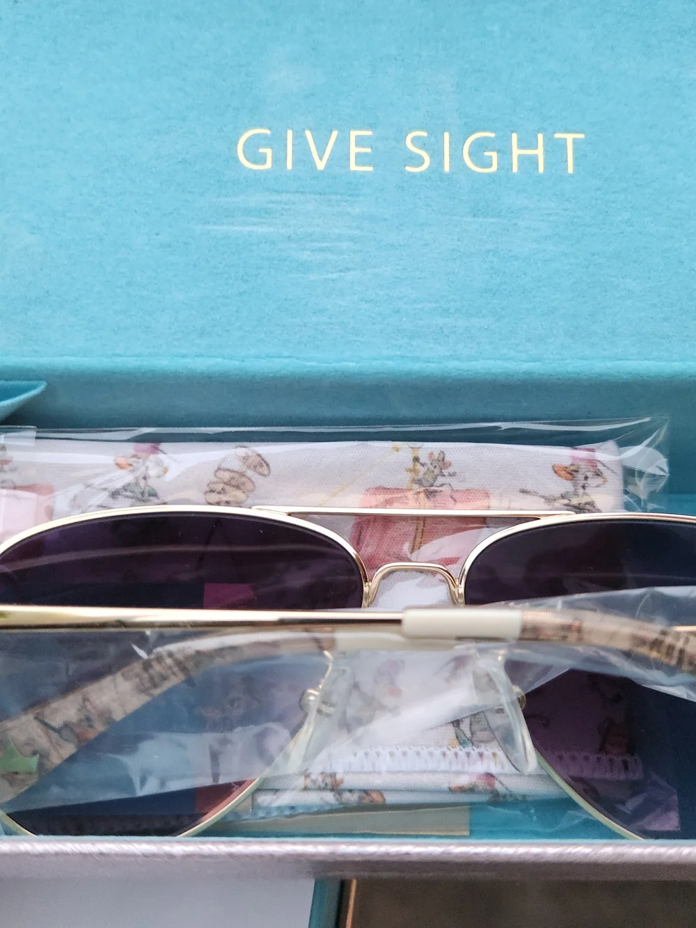 Disney TOMS Maverick Sunglasses Limited Edition Cinderella